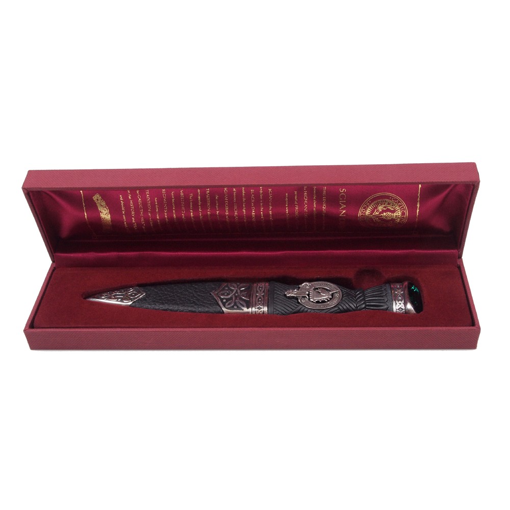 Sgian Dubh - Scottish Clan Crest